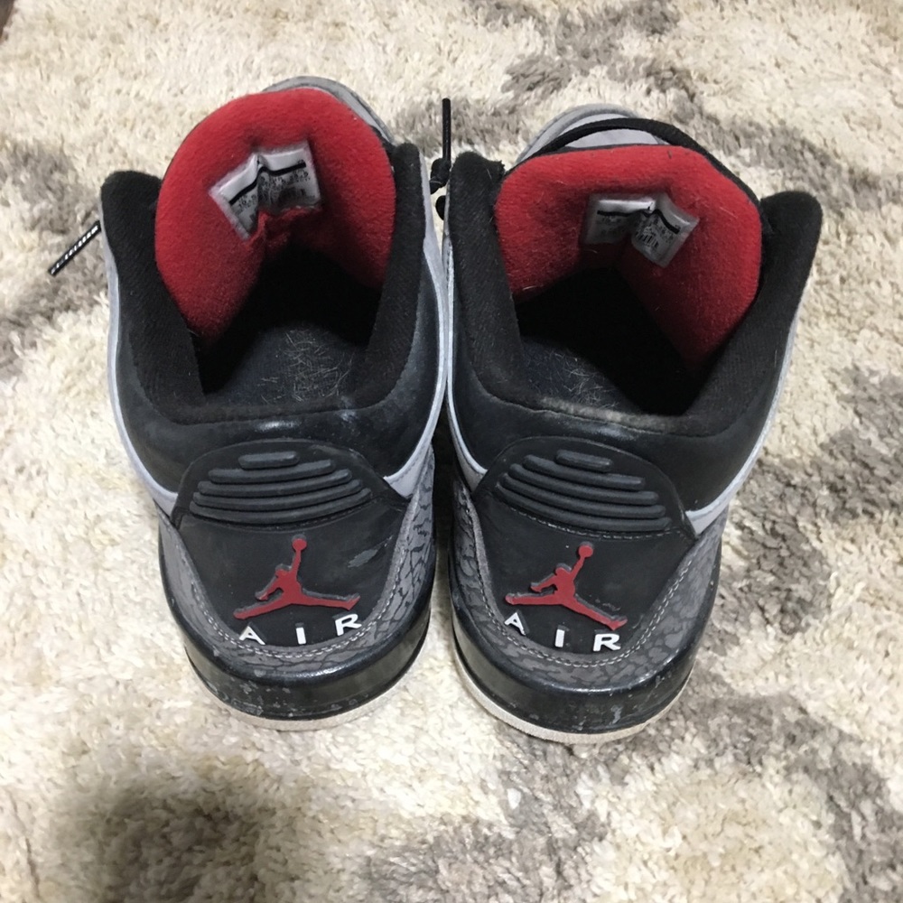 Mens size 10.5 Air Jordan High top tennis shoe